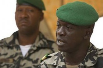 Mali : Sanogo quitte Kati et les rebelles affluent au nord
